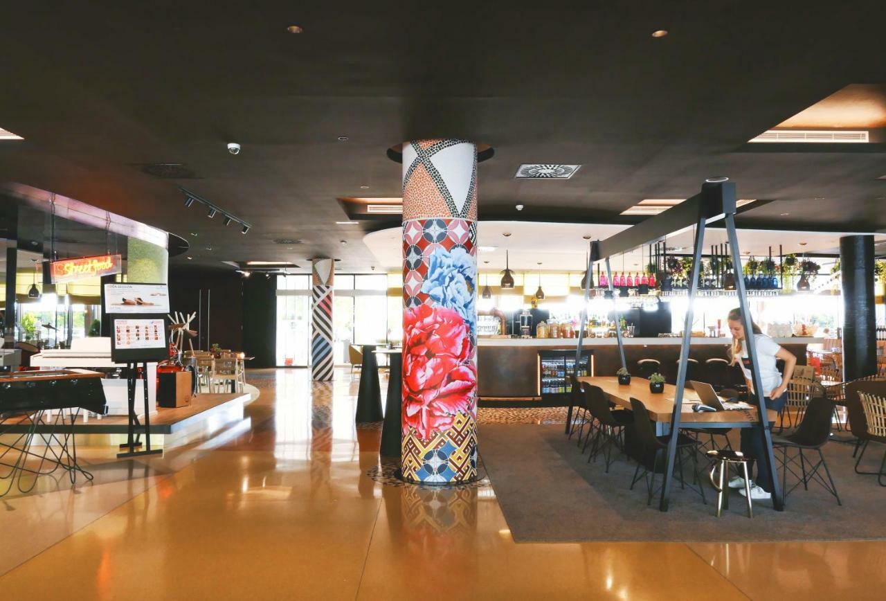 Novotel Barcelona Cornellà Cornellà de Llobregat Esterno foto